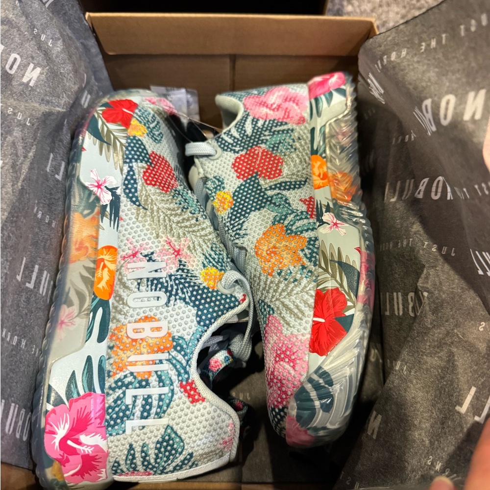 NoBull Outwork Blue Tropical woman 7 brand new in box with tags